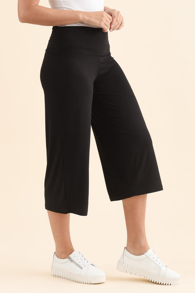 Cassie Black Bamboo Cropped Pants,Side,Brunette model,alt text|model:MJ image 3