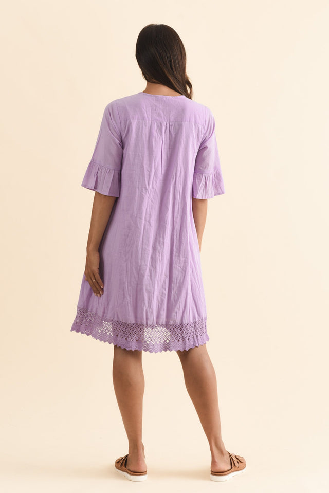 alt text|model:Cara image 5