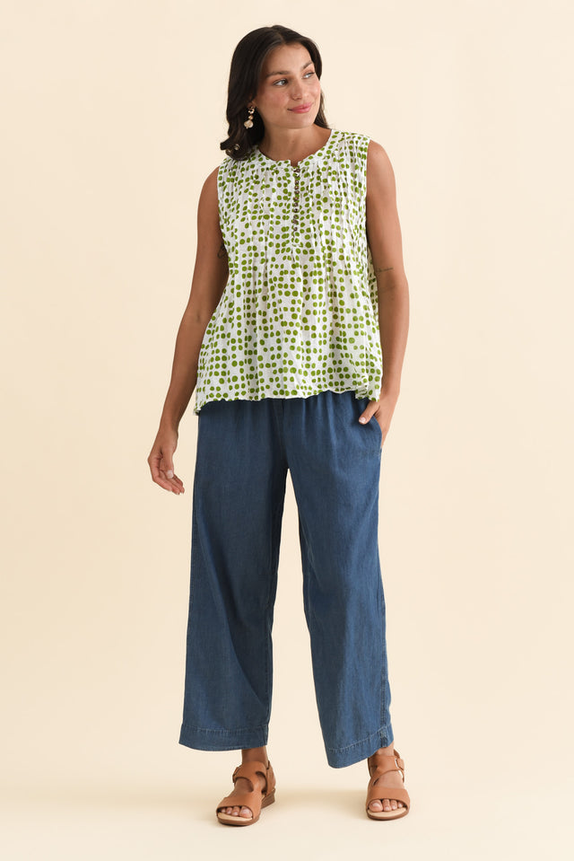 alt text|model:Brontie image 7