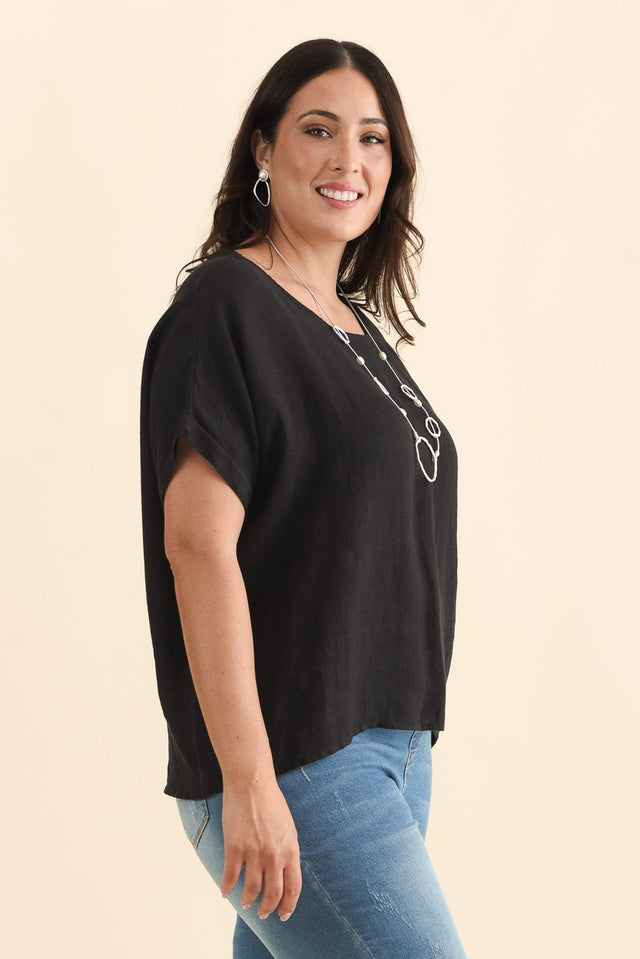 Chaya Black Linen Top,Brunette model,alt text|model:Emilia image 10