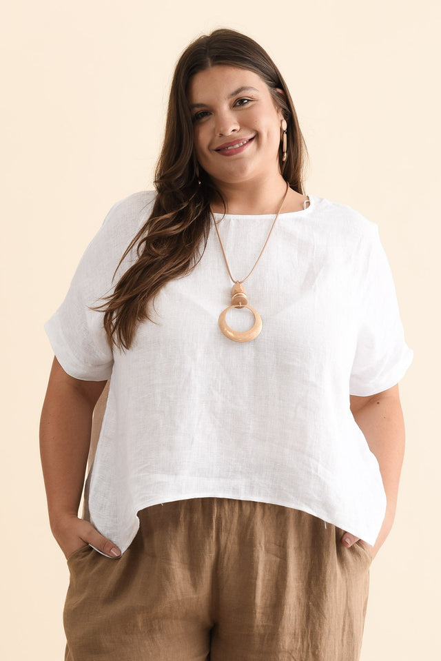 plus-size,curve-basics,curve-tops,plus-size-sleeved-tops,plus-size-linen-tops,plus-size-basic-tops,alt text|model:Gabby image 13