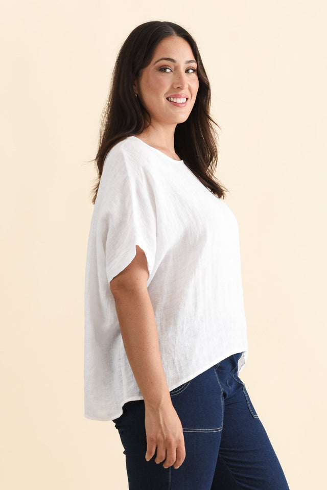 alt text|model:Emilia image 11