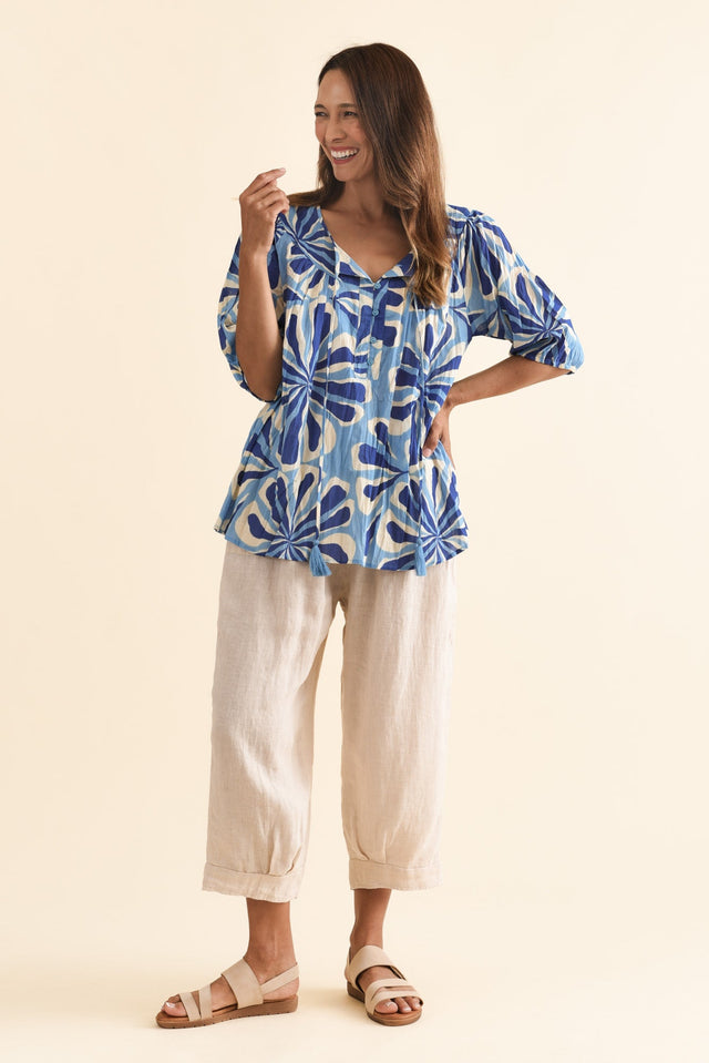 alt text|model:Cara image 6