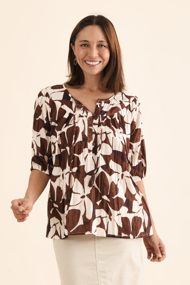 Claris Chocolate Garden Crinkle Cotton Top,Front,Brunette model,alt text|model:Cara image 1