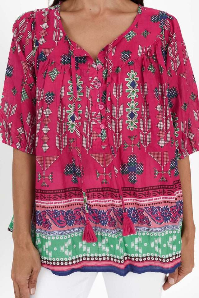 alt text|model:Cara image 6