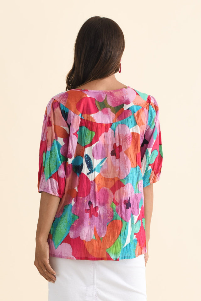 alt text|model:Cara image 5