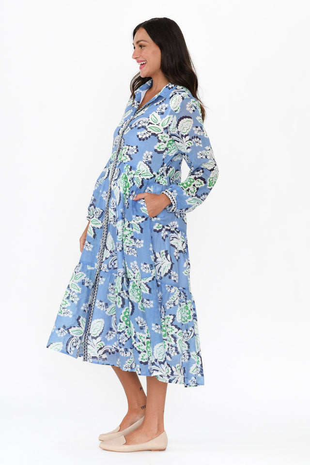 alt text|model:Brontie image 5