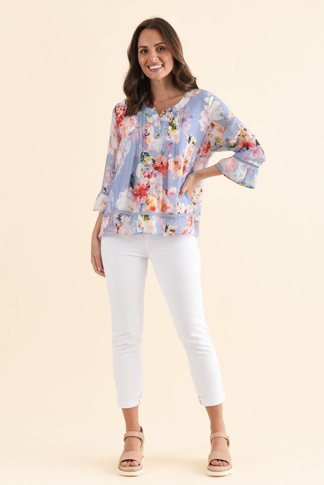 Coleman Blue Bloom Button Top,Full Body,Brunette model,alt text|model:MJ image 6