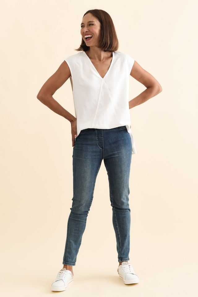 Courtney Dark Denim Stretch Jeans,Brunette model,alt text|model:Cara image 8