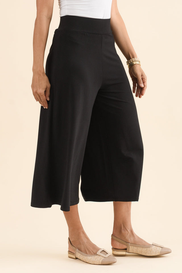 Crystal Black Cropped Pants,Side,Brunette model,alt text|model:Cara image 4