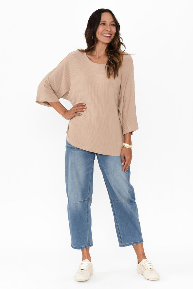 alt text|model:Cara image 7