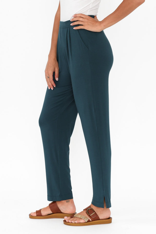 alt text|model:Brontie image 4