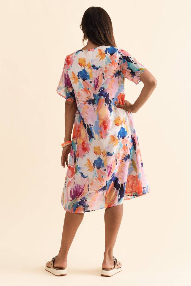 alt text|model:Cara image 5