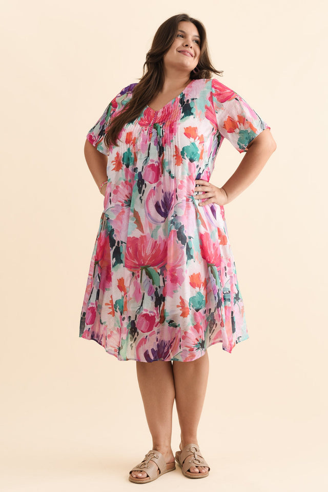 Debbie Pink Floral Pleated Dress,Brunette model,alt text|model:Gabby image 10