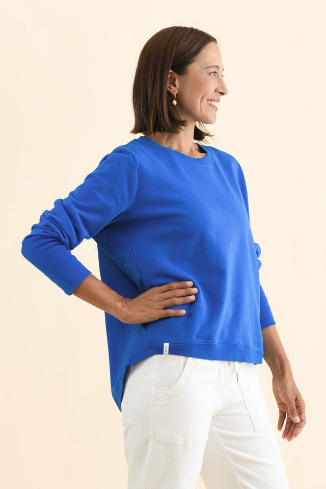 alt text|model:Cara image 3