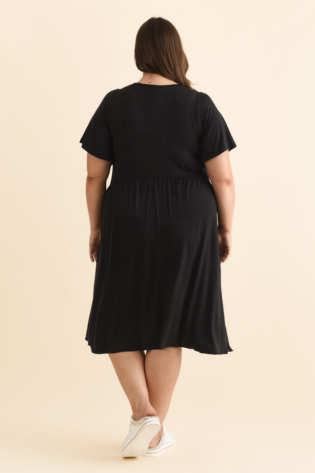 Donna Black Gathered Dress,Brunette model,alt text|model:Gabby image 15