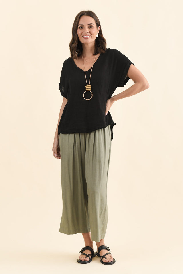 Dorian Black Linen Cotton Top,Brunette model,alt text|model:MJ image 7
