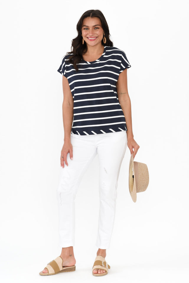 alt text|model:Brontie image 3