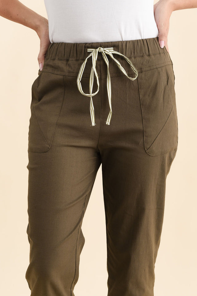 Edia Khaki Linen Blend Pants,Brunette model,alt text|model:MJ image 7
