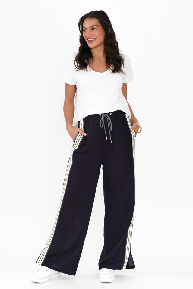 alt text|model:Brontie image 7