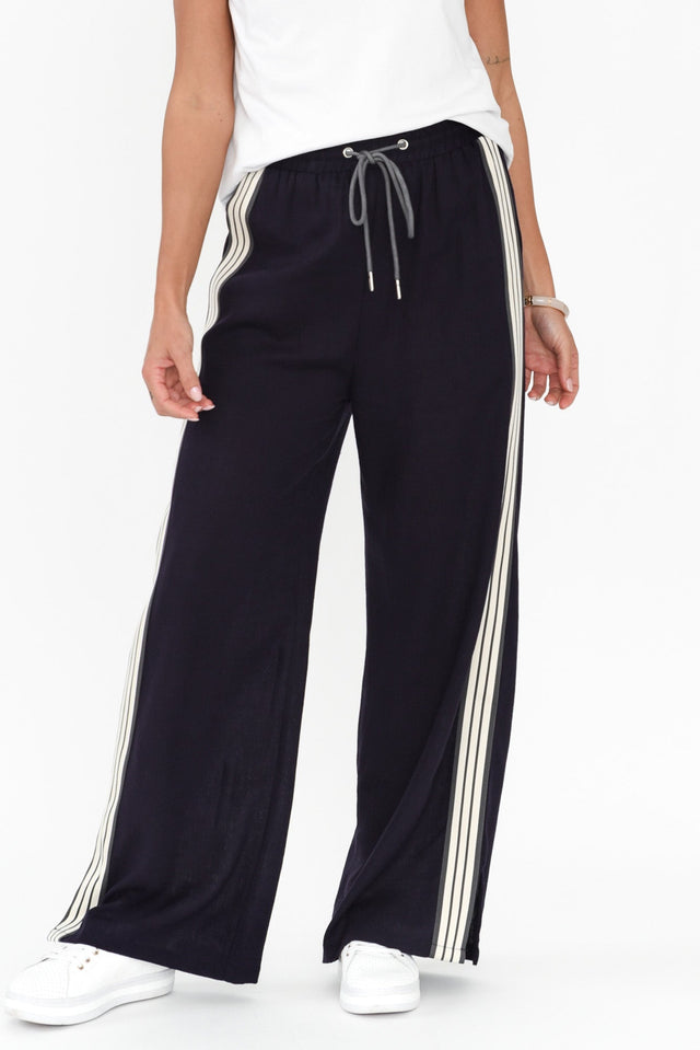 alt text|model:Brontie