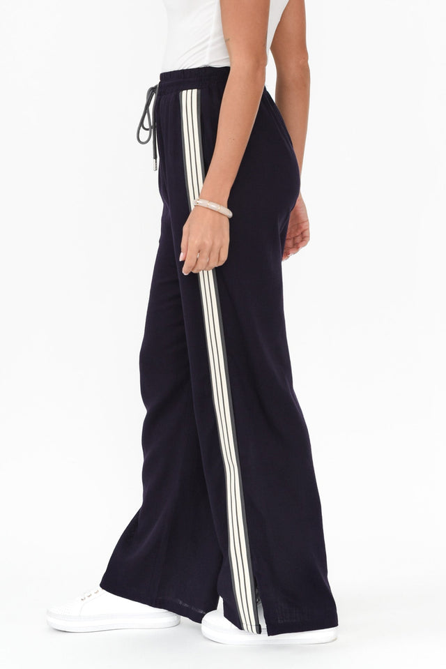 alt text|model:Brontie image 4