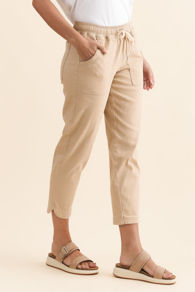 alt text|model:MJ image 3