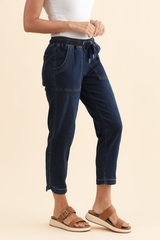 alt text|model:MJ image 4