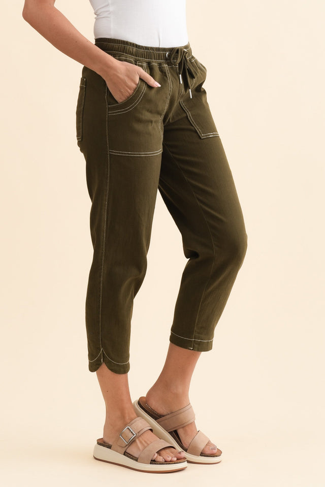 alt text|model:MJ image 5