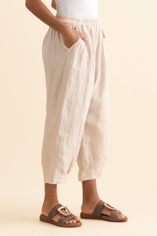 Elide Natural Linen Cropped Pants,Brunette model,alt text|model:Brontie image 5