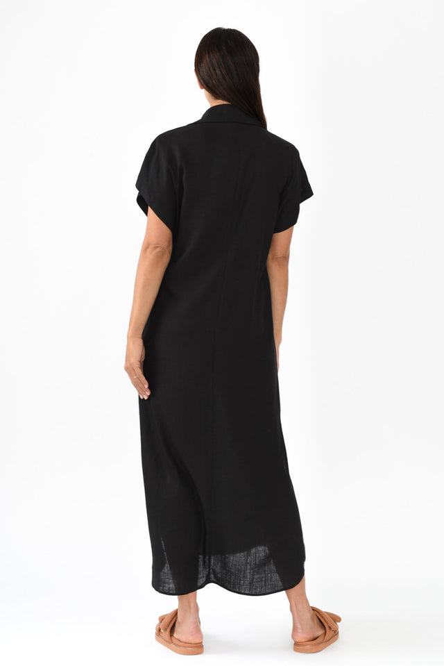 alt text|model:Cara image 4