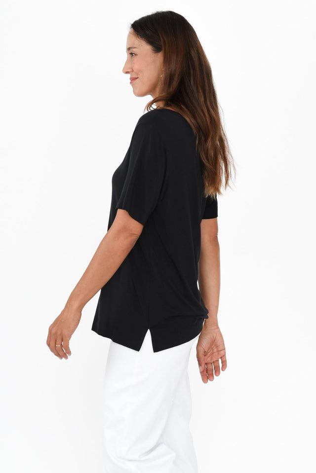 alt text|model:Cara image 4