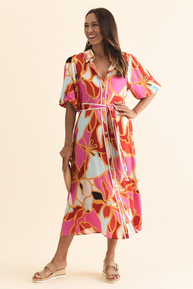 alt text|model:Cara image 3