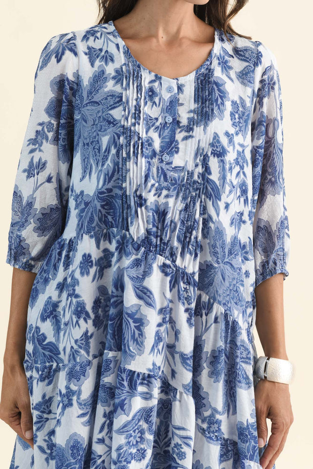 alt text|model:Cara image 6