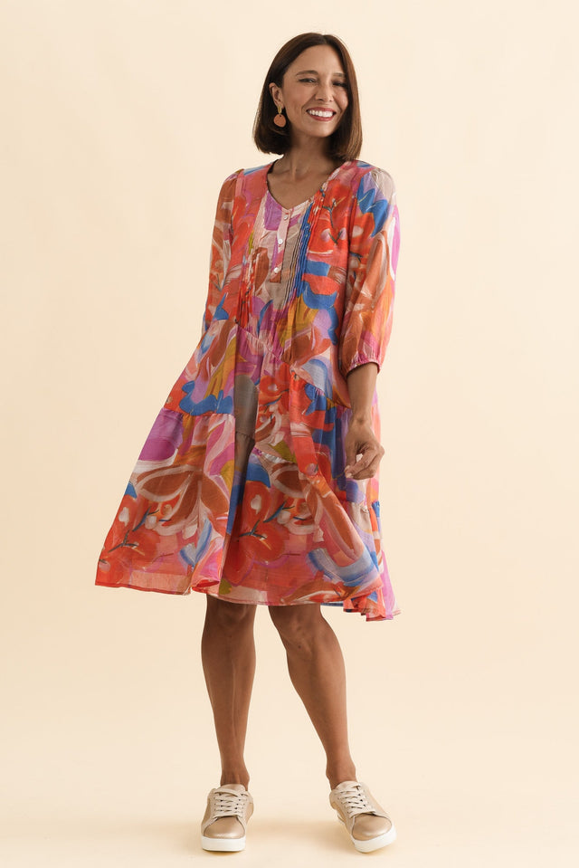 Esta Rust Abstract Sleeved Dress,Brunette model,alt text|model:Cara image 3
