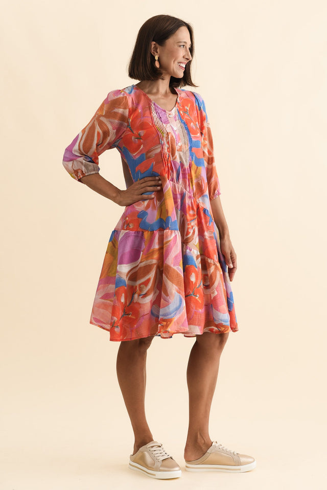 Esta Rust Abstract Sleeved Dress,Brunette model,alt text|model:Cara image 4