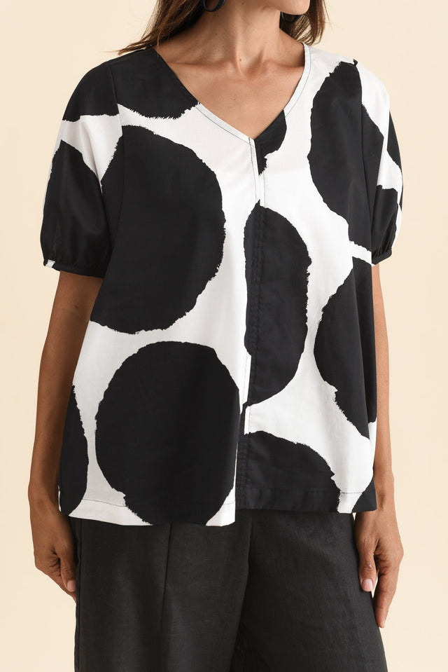 alt text|model:Cara image 6