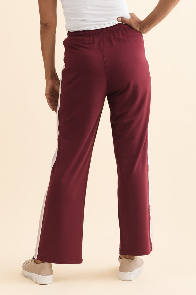 alt text|model:Cara image 5