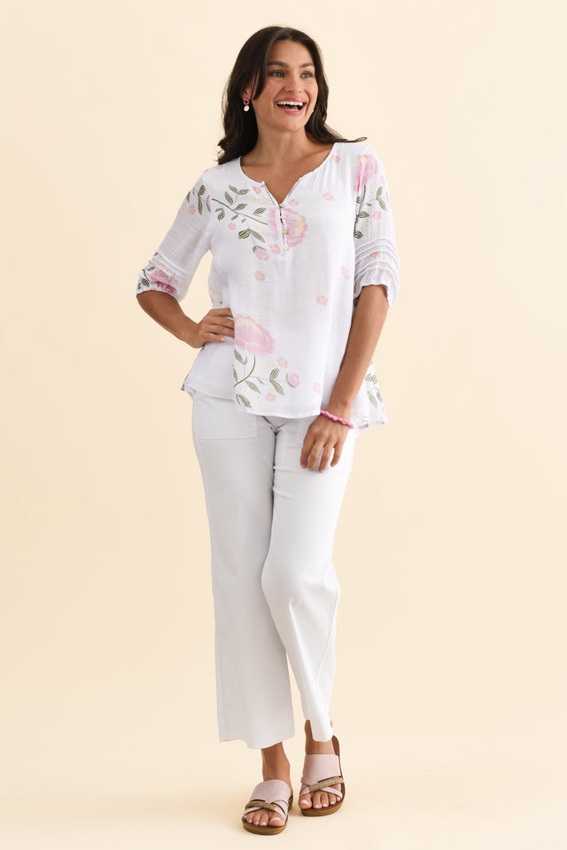 alt text|model:Brontie image 3