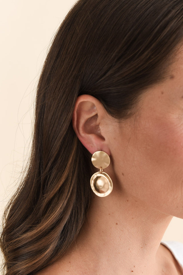 Favae Gold Circle Drop Earrings
