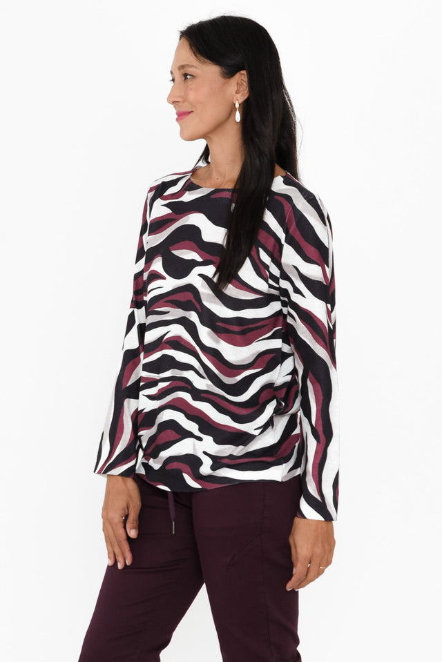 alt text|model:Cara image 4