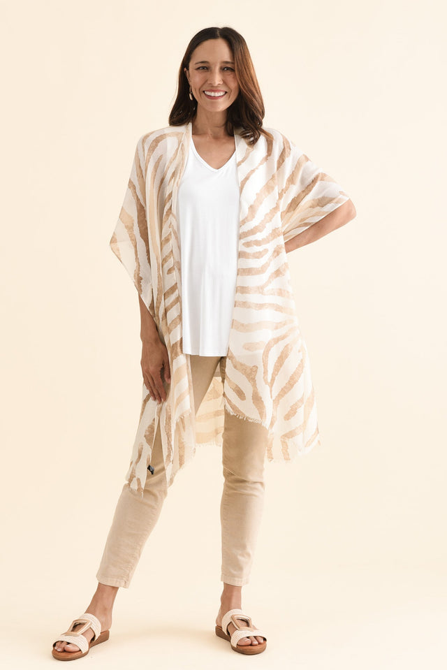 Felicia Natural Animal Kimono,Full Body,Brunette model,alt text|model:Cara