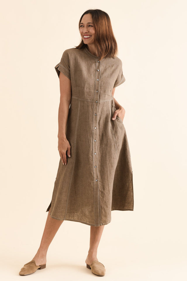 Fenton Mocha Linen Button Dress,Full Body,Brunette model,alt text|model:Cara image 6