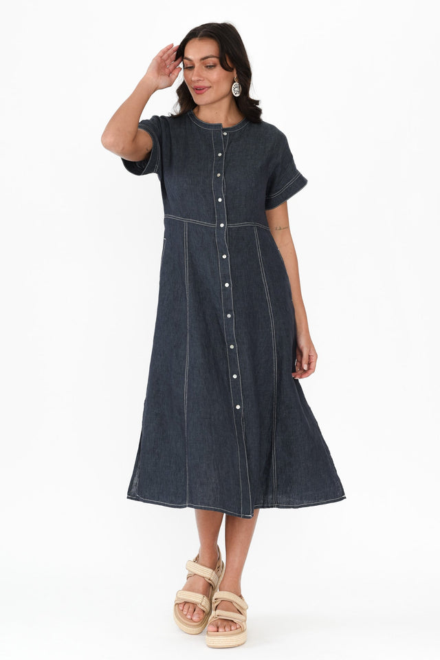 alt text|model:Brontie image 3