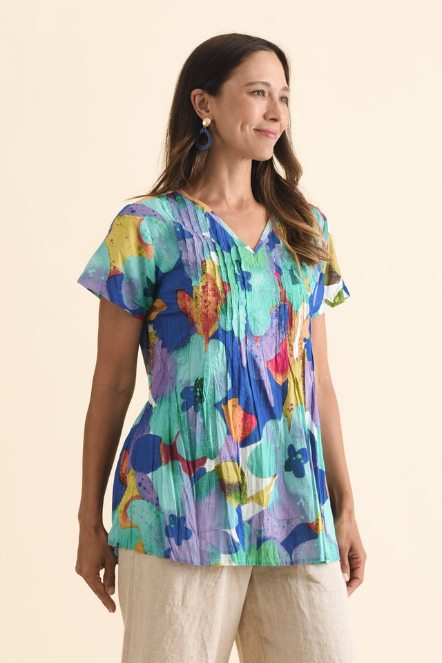 alt text|model:Cara image 4