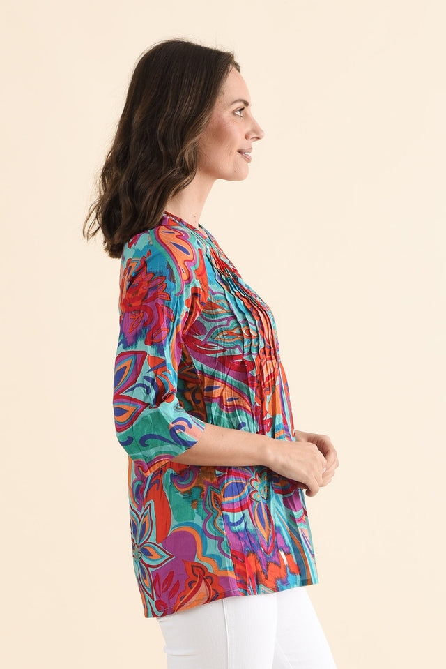 Fia Blue Foliage Sleeved Crinkle Cotton Top,Side,Brunette model,alt text|model:MJ image 3