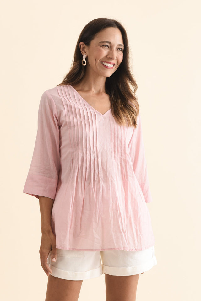 Fia Blush Sleeved Crinkle Cotton Top,Brunette model,alt text|model:Cara