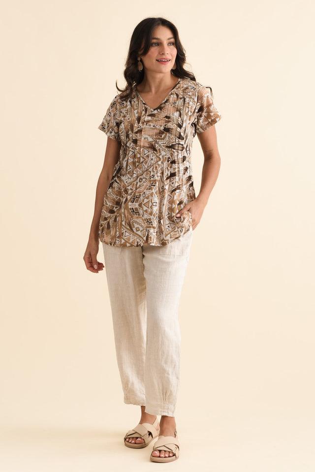 Fia Brown Aztec Leaf Crinkle Cotton Top,Brunette model,alt text|model:Brontie image 7