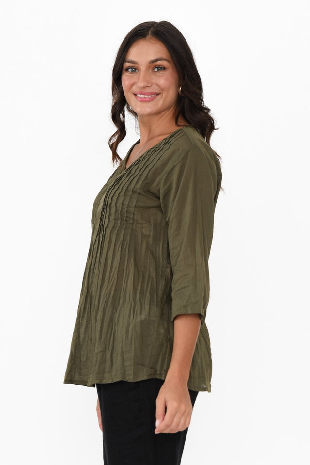 alt text|model:Brontie image 5