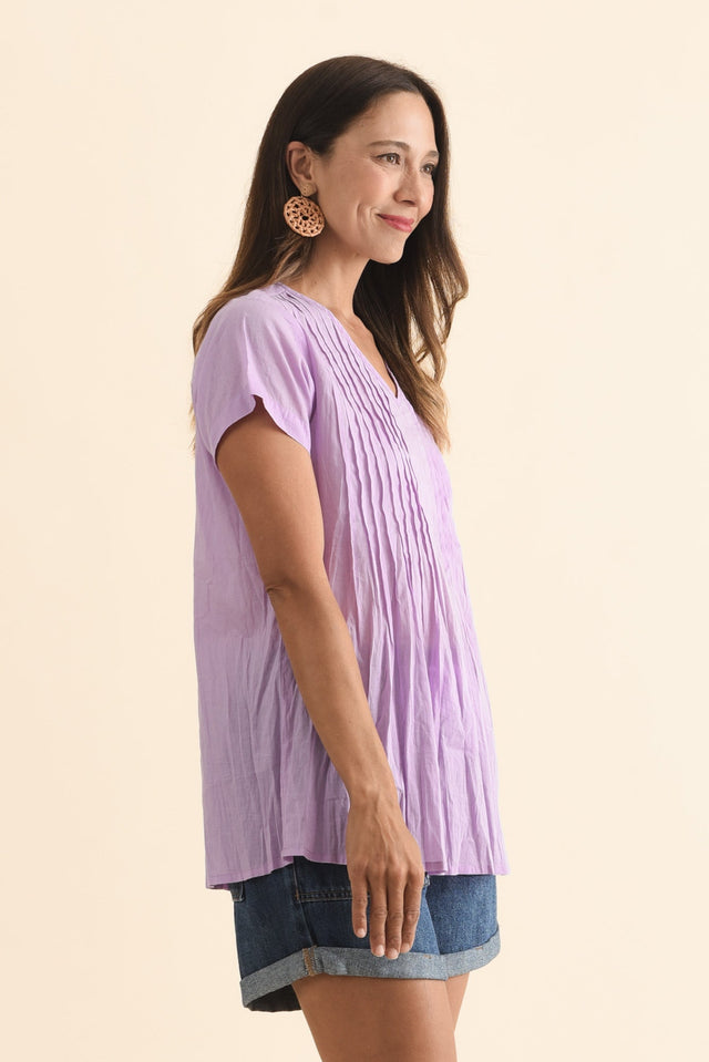 alt text|model:Cara image 4